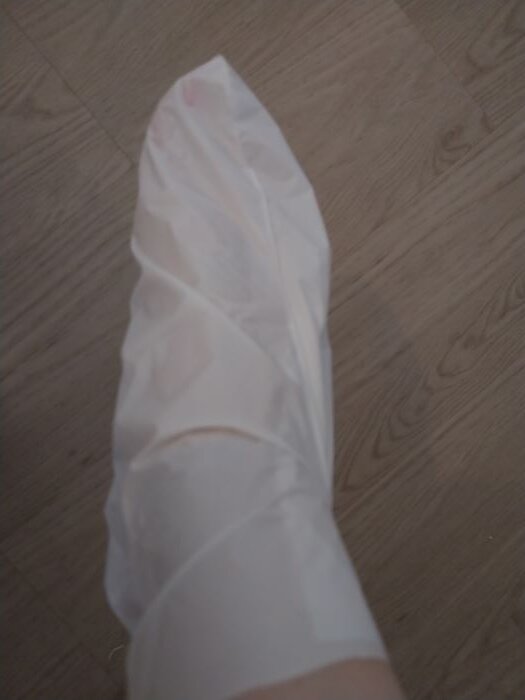 Scholl jalkanaamio jalassa.