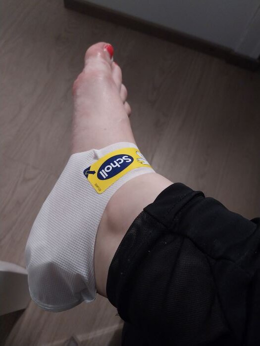 Scholl jalkanaamio kantapäälle.