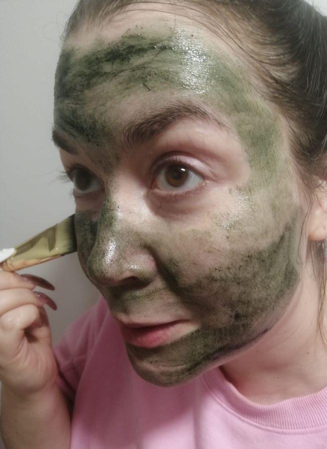 Leahlani Mermaid Mask kasvoilla